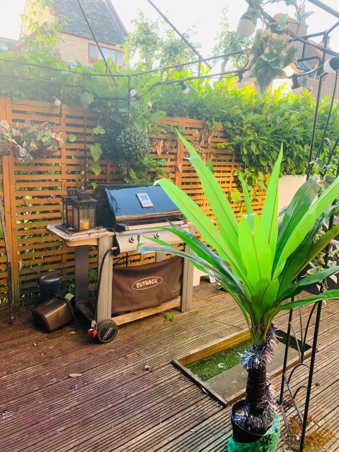 Riverside Double Room With Double Sofa Bed London Exterior photo